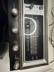 Vintage Zenith Clock Radio Solid State Alarm Circle of Sound Model R472 1970’s