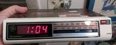 NEW Vintage GE Spacemaker UNDER CABINET Kitchen AM/FM RADIO w/ Clock 7-4212