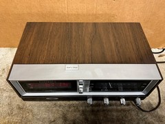 Zeinth “Circle of Sound” H472W Red Display Alarm Clock/Nightstand Radio, Works