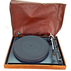 Vintage BIC 940 Belt Drive Turntable W/Soft Cover & Manual in Working Condition