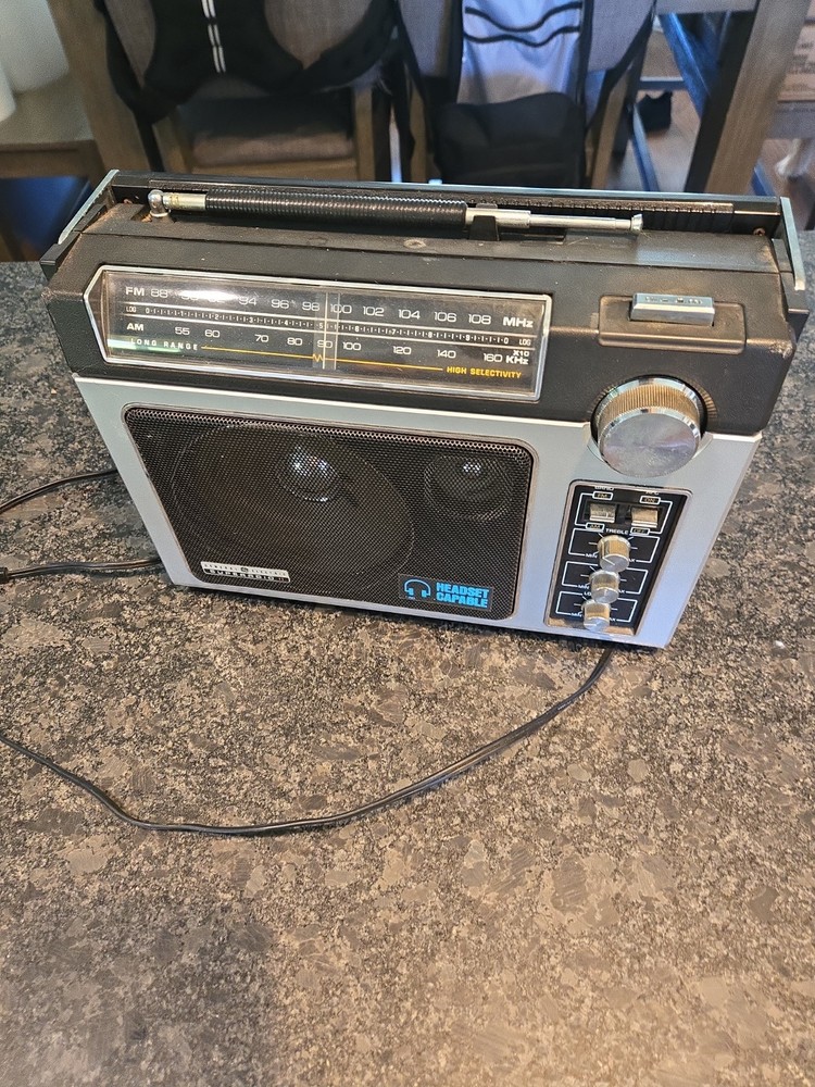 Vintage General Electric Super Radio II GE Retro 70s 80s AM/FM