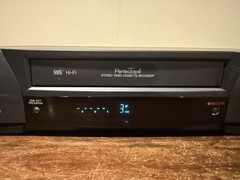 Mitsubishi HS-U580 VHS Hi-Fi Stereo VCR Perfectape VCR Plus+ Gold Tested w/Tapes