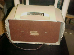 ANTIQUE RADIO STROMBERG CARLSON BAKELITE WHITE TABLE MODEL