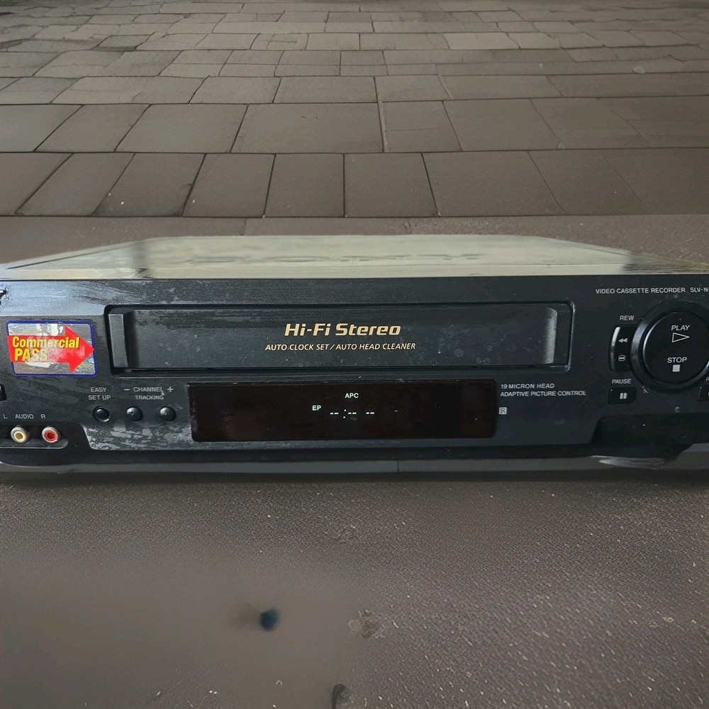 Sony SLV-N50 VCR w/ Remote + 10 VHS Movies Matrix Casino Craft Bundle Tested
