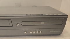 Magnavox DV200MW8 4-Head Combo DVD/VHS Player No Remote DVD works,VHS Eats Tapes