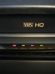 VINTAGE MAGNAVOX VRT222AT22 VCR HQ – NO REMOTE – TESTED & WORKING