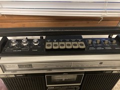General Electric 3-5251A AM/FM Cassette Boombox – Works Great Read