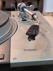 Technics SP-110Turntable w/ Shure SME-3009 II Arm & Shure V-15Type III Cartridge