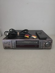 Aiwa: HV-MX100U – VHS Multisystem – PAL NTSC – Remote – Parts or Repair Only