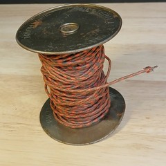 3.5″ Medium Partial Roll Western Electric 18 Gauge Cloth Covered Wire RED/BLACK
