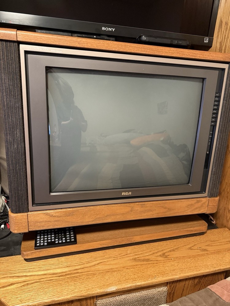 RCA Colortrak 2000 27” CRT With Factory SCART input