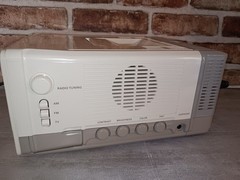 GE Spacemaker Color TV AM/FM Radio 7-7660A Portable 5′ Screen Vintage Working