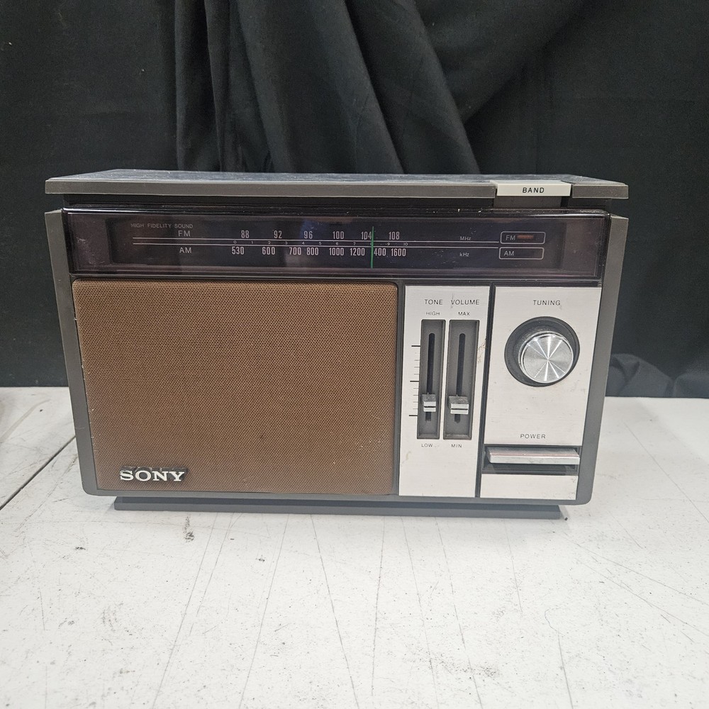 Sony Radio Model ICF-9540W AM/FM 2 Band 6 Transistor Woodgrain Works