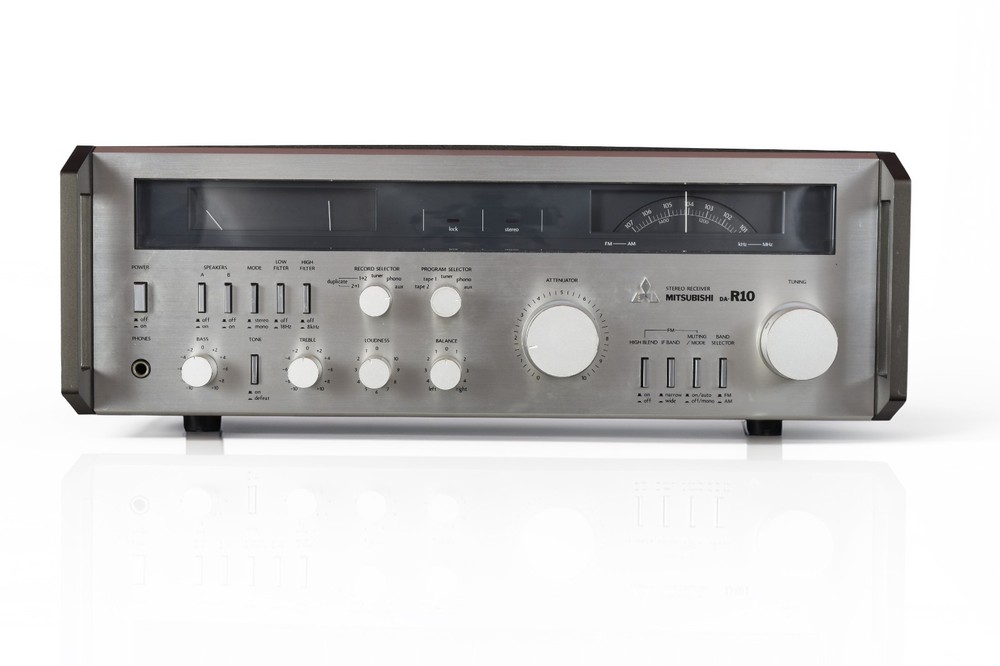 Mitsubishi DA-R10 Receiver, a beauty inside and out