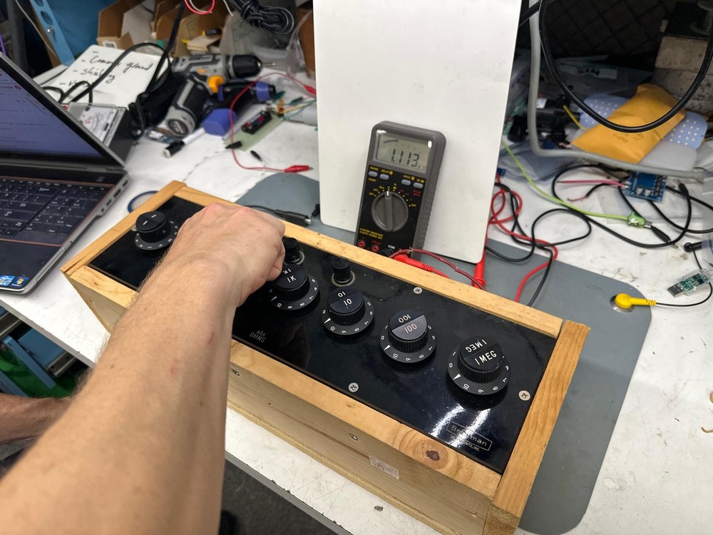 Vintage Beckman decade box Resistance up 10Meg+