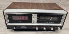 Zenith Circle Of Sound R472 Solid State AM FM Radio Alarm Clock Tested Working