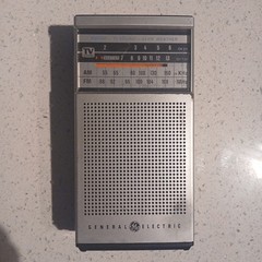 Vintage General Electric Portable Radio Model 7-2934A AM/FM/TV Sound/Weather