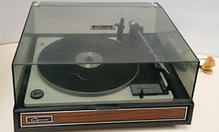 Garrard Model 62 Turntable Works Has many scratches