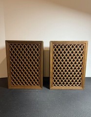 Vintage 8 Ohms 3 watts Woodgrain Speakers Set 12″ x 8 1/2″ Made in Japan