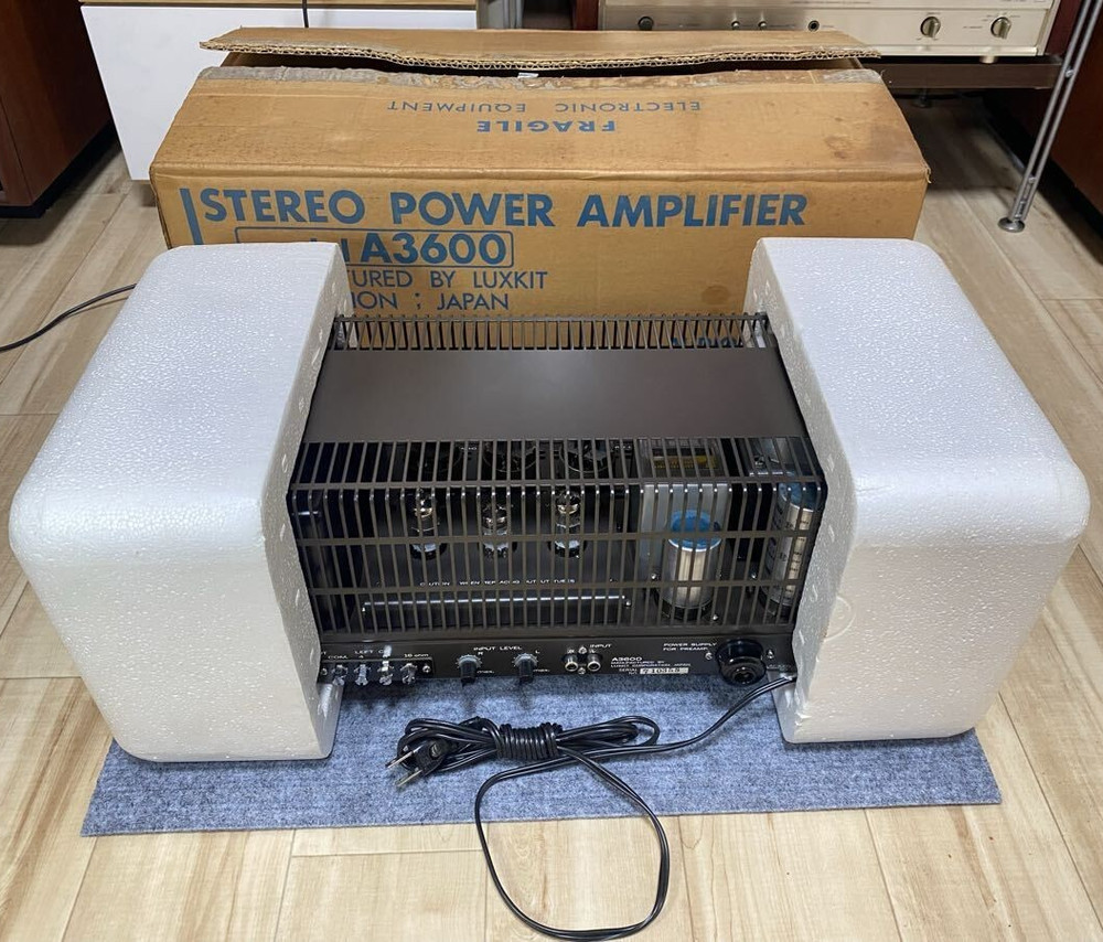 Luxman Luxkit A3600 Tube Power Amplifier Vintage Japan Audio with Box Used