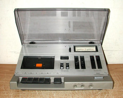 VINTAGE AIWA SOLID STATE STEREO CASSETTE DECK MODEL AD-1250 – POWERS ON – NICE!