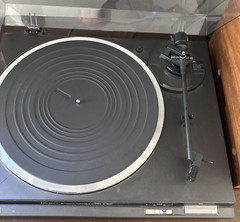 Technics SL-BD20 Belt Drive DC Servo Automatic Turntable