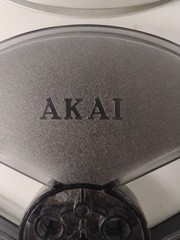 Lot of 2 Vintage Akai Metal & Plastic Reel To Reel Tape Take-Up 7″ 1/4″ W/ Cases
