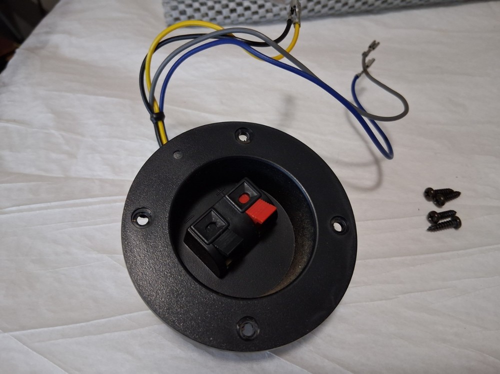 1/Single OEM PART ONLY: Realistic 2-Way NOVA 4 Speaker Terminal Cup/Crossover