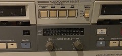 Sony EVO-9700 Video 8 / Hi8 Cassette Recorder PLEASE READ