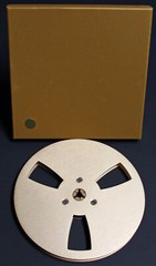 NEW ANALOG AUDIO 7″ X 1/4″ METAL TAPE REEL-TRIDENT HUB-GOLD-AKAI TEAC PIONEER