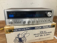 Realistic STA-21 AM/FM Stereo Receiver Walnut Casing. TESTED. WORKS EXCELLENT!