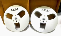 One silvery TAPE REEL Akai 7″ inch Light Metal Aluminum Take Up Reel