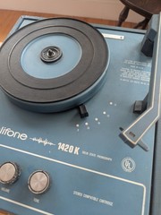 Vintage Califone Turntable 1420k Portable record player 4 speed phonograph Case