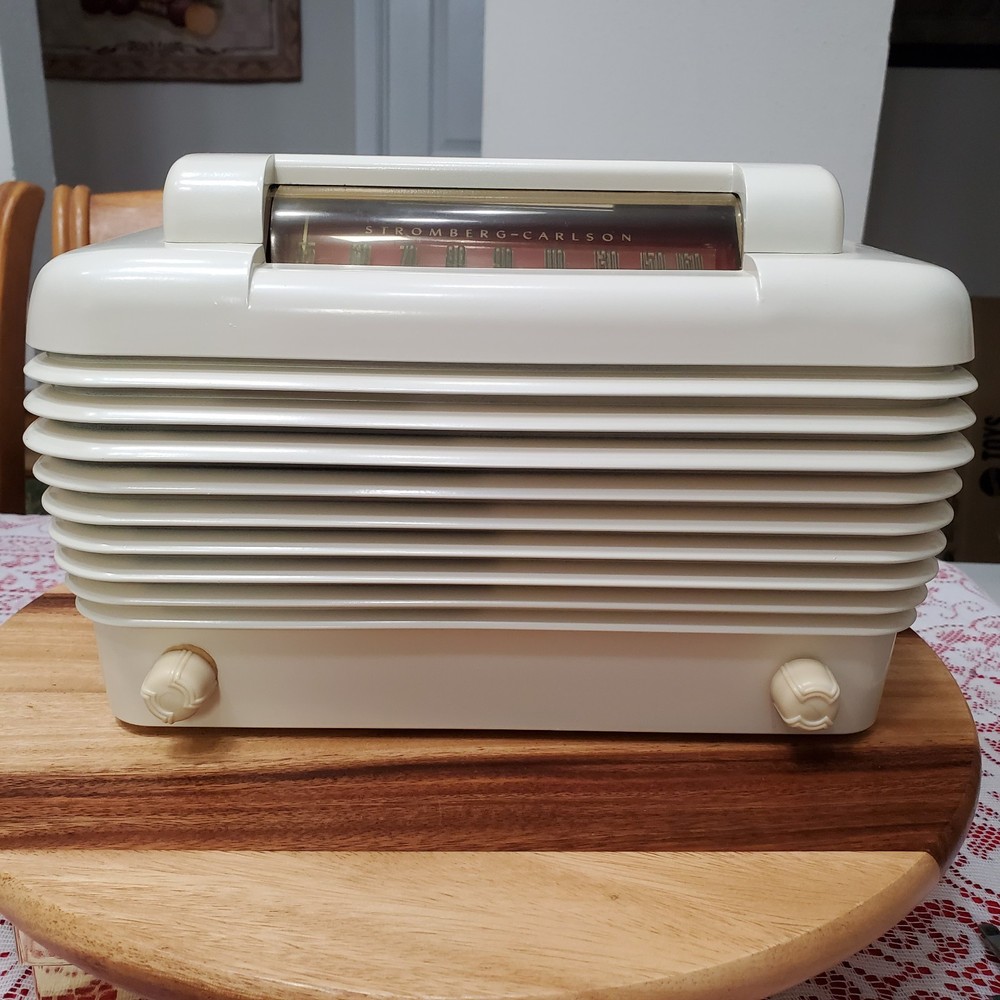 Beautiful Vintage Stromberg Carlson Radio Model 1101-H Tube Radio Working