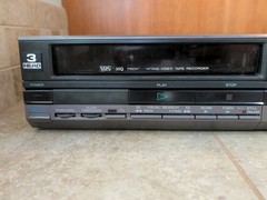 Vtg Hitachi VT-1300A 3 Head VHS VCR 1980s Clock Made in Japan For Parts Repair