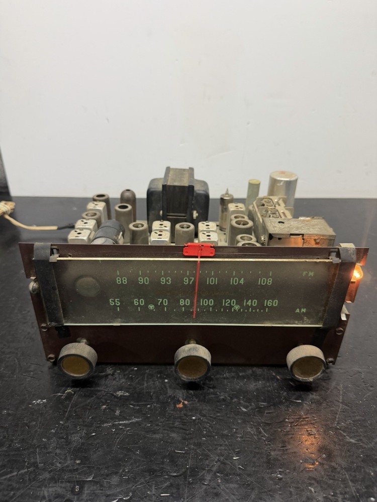 stromberg carlson tubed radio tuner sr-402B Turns On And Lights Up
