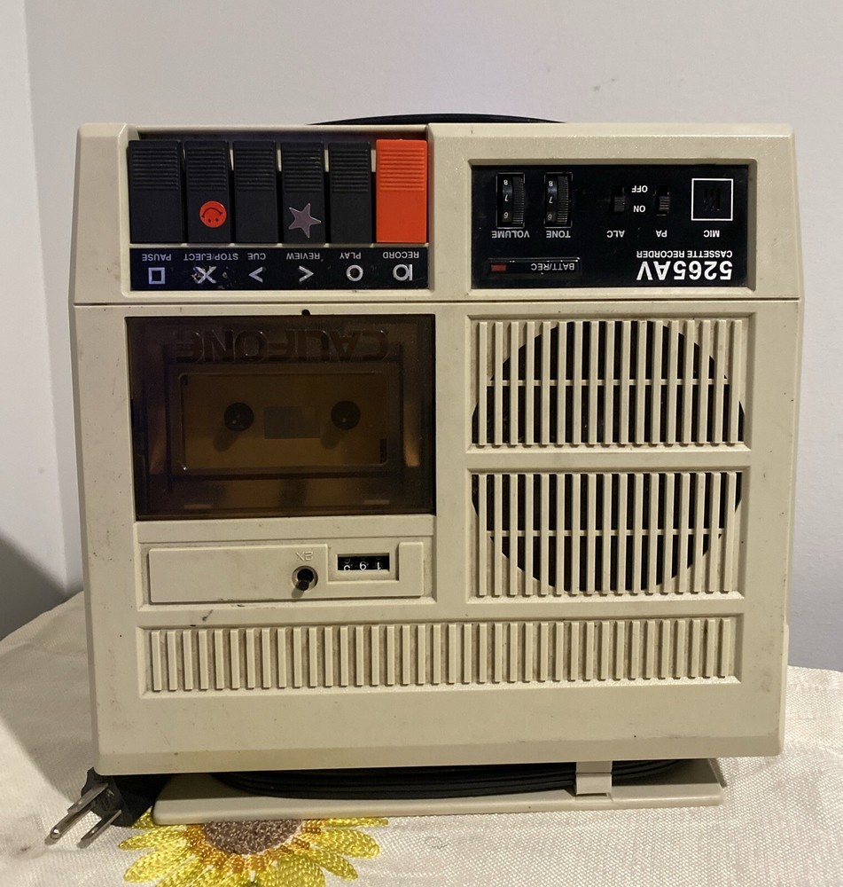 VINTAGE CALIFONE AUDIO CASSETTE RECORDER Model # 5265AV Used in Good Condition
