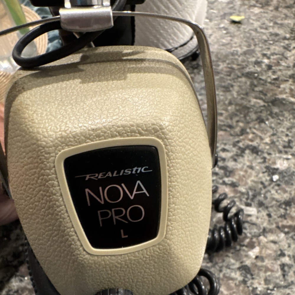 Realistic Nova Pro Beige Over-Ear Headphones Headband 6.35mm Double Earpiece