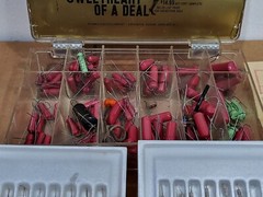 new Vintage NOS Pyramid 600 Capacitor Type III display box Ohmite Resistors USA