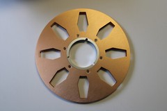 ANALOG AUDIO 10.5″ X 1/4″ PRECISION METAL TAPE REEL IN GOLD – STUDER AMPEX OTARI