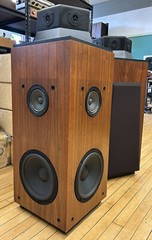 DBX SF1A SPEAKERS WITH MODEL 1A CONTROLLER GREAT CONDITON