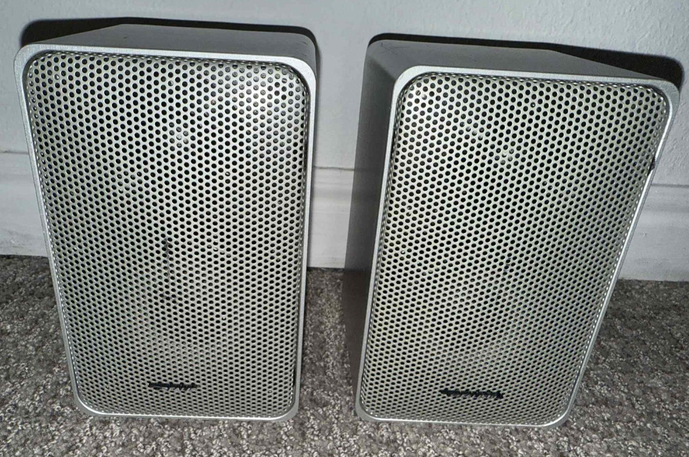 Realistic Minimus-7 Speakers Silver 40-2034A