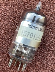 A+ 1970 Siemens W. Germany ECC88/6DJ8 Grey Plate Top Halo Preamp Tube