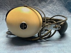 Pioneer SE-30 headphones
