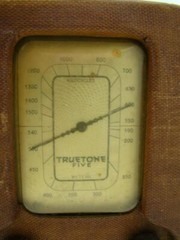 Vintage TrueTone Five Battery Radio Tweed