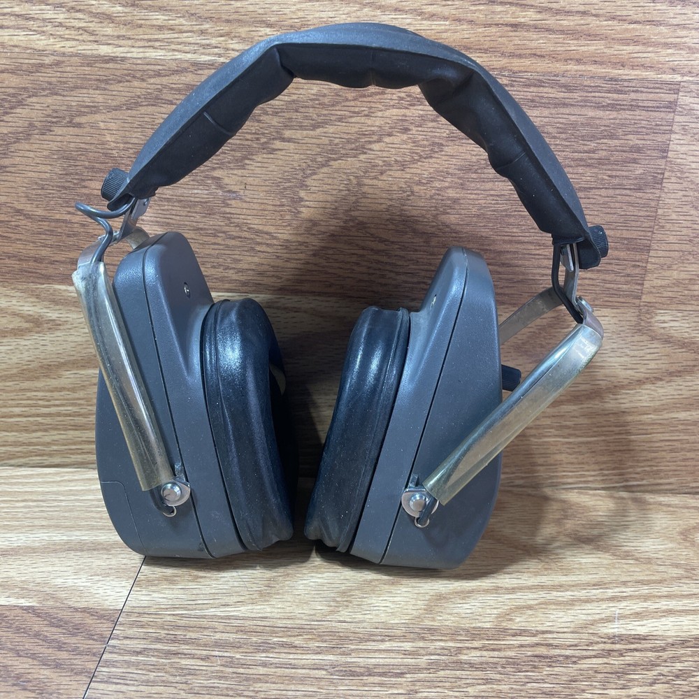 Realistic 12-192A Headband Twin Speaker Broadcast FM/AM Headphone Radio