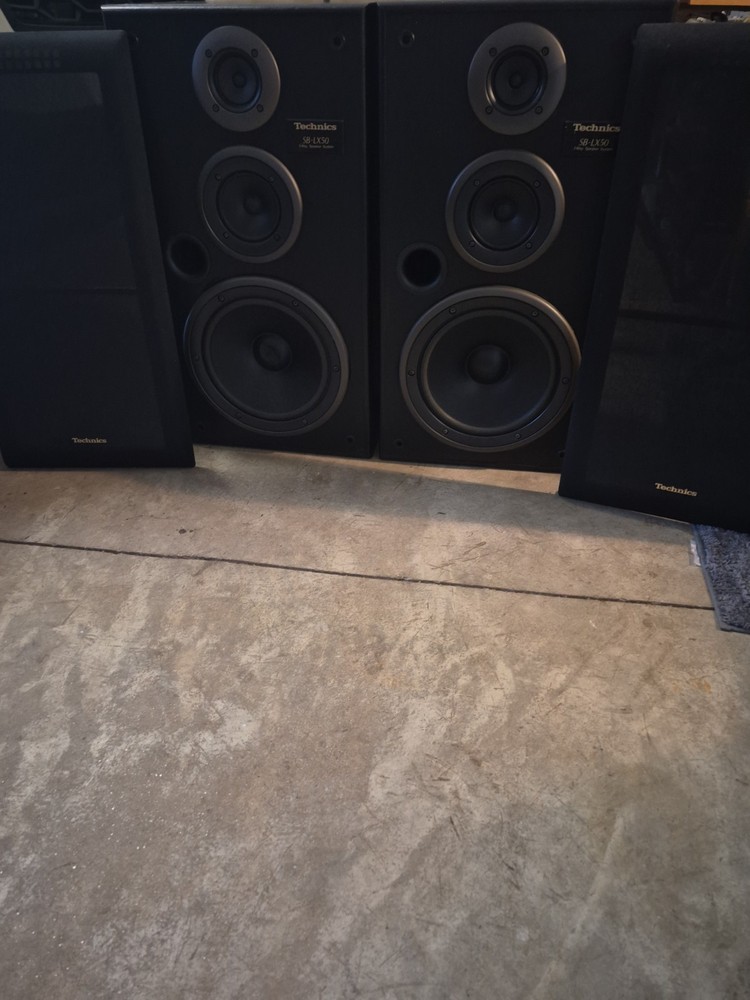 VINTAGE TECHNICS 140 WATT 3-WAY SPEAKERS
