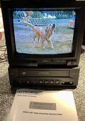 Audiovox AVT-975 9″ Color TV & AVP-6750M VHS Combo Vintage Television