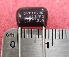 18 PC CDE DMT 102 2K POLYESTER FILM CAP. OO22uF 100V +-10% NOS (3256)