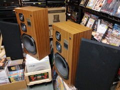 Pair Vintage Kenwood LSK-703 (3 ) way Speaker System 160 Watts. Great Condition